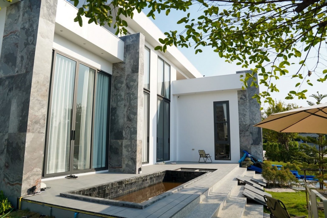 รับเหมาติดตั้งประตูอะลูมิเนียม รับเหมาติดตั้งประตูอะลูมิเนียม